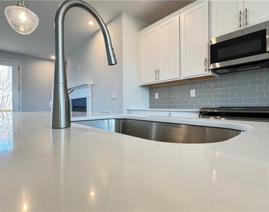 1443 Creekside Circle Nw - Photo Thumbnail 6