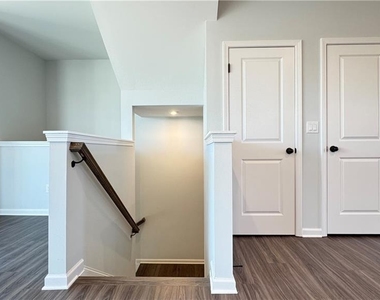 1443 Creekside Circle Nw - Photo Thumbnail 2