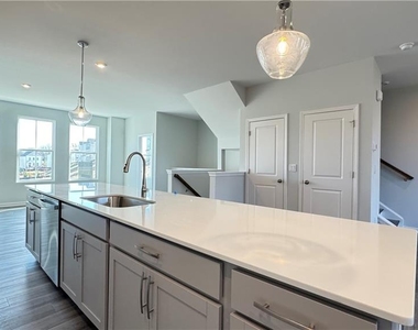 1443 Creekside Circle Nw - Photo Thumbnail 9