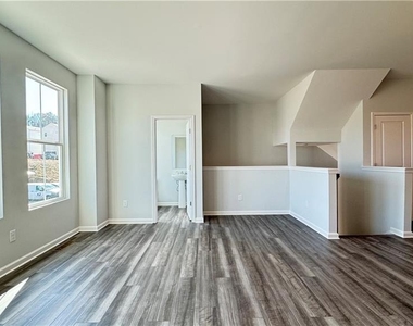 1443 Creekside Circle Nw - Photo Thumbnail 14