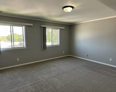 2390 Bicentennial Avenue - Photo Thumbnail 10