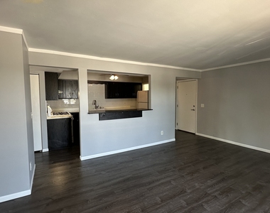 2390 Bicentennial Avenue - Photo Thumbnail 6