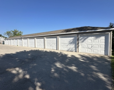 2390 Bicentennial Avenue - Photo Thumbnail 17