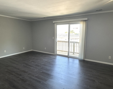 2390 Bicentennial Avenue - Photo Thumbnail 8