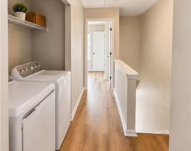 3152 Mill Springs Circle - Photo Thumbnail 5