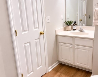 3152 Mill Springs Circle - Photo Thumbnail 14