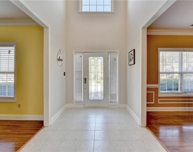 1558 Macy Lane - Photo Thumbnail 2