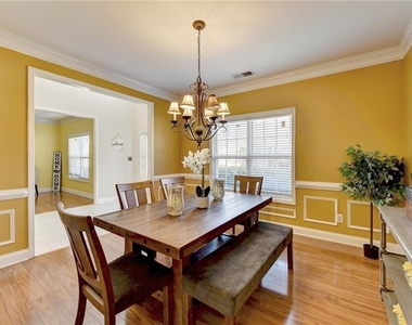 1558 Macy Lane - Photo Thumbnail 5