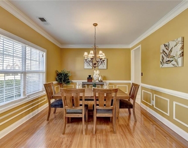 1558 Macy Lane - Photo Thumbnail 4
