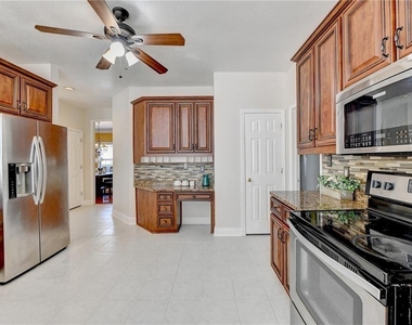 1558 Macy Lane - Photo Thumbnail 13