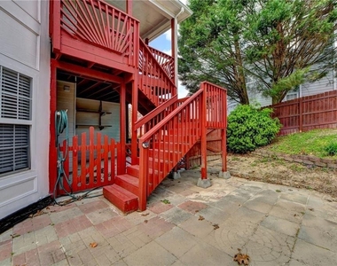 1558 Macy Lane - Photo Thumbnail 38