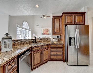 1558 Macy Lane - Photo Thumbnail 14