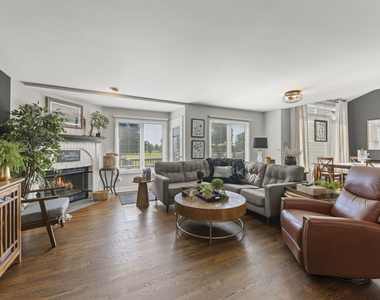 1264 Bellevue Drive - Photo Thumbnail 7