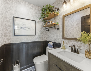 1264 Bellevue Drive - Photo Thumbnail 14