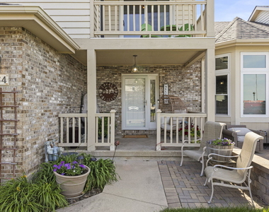 1264 Bellevue Drive - Photo Thumbnail 2
