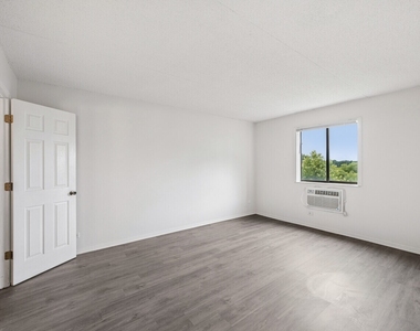 1820 N Delany Road - Photo Thumbnail 5