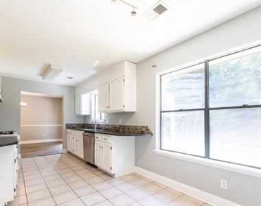 11030 Indian Village Drive - Photo Thumbnail 9