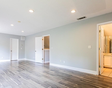 11030 Indian Village Drive - Photo Thumbnail 18