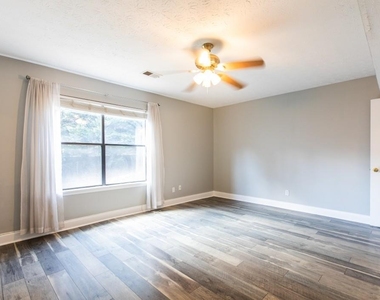 11030 Indian Village Drive - Photo Thumbnail 14