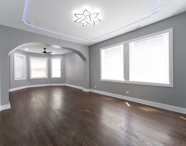 1414 S 58th Avenue - Photo Thumbnail 2