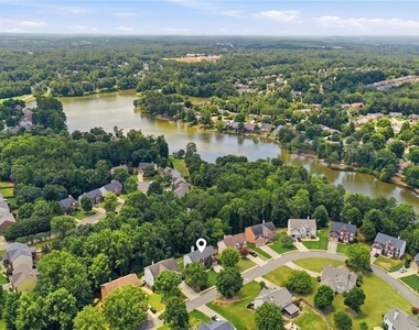 770 Glastonbury Court - Photo Thumbnail 2