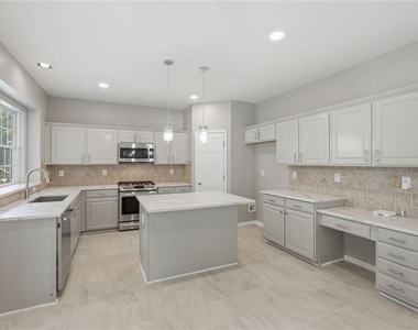 770 Glastonbury Court - Photo Thumbnail 23