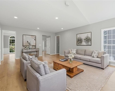 770 Glastonbury Court - Photo Thumbnail 15