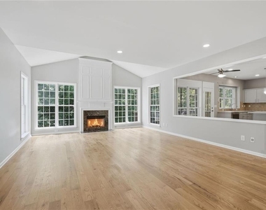 770 Glastonbury Court - Photo Thumbnail 17