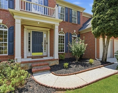 770 Glastonbury Court - Photo Thumbnail 5