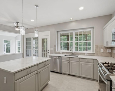 770 Glastonbury Court - Photo Thumbnail 22