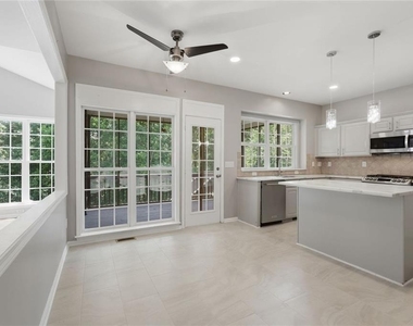 770 Glastonbury Court - Photo Thumbnail 25