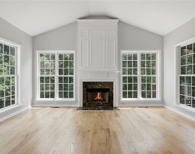 770 Glastonbury Court - Photo Thumbnail 18