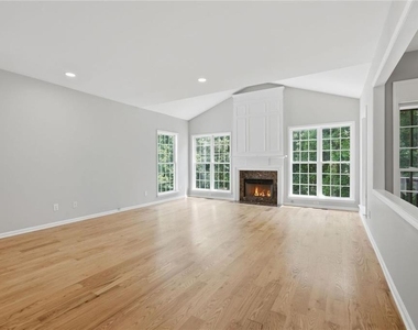770 Glastonbury Court - Photo Thumbnail 14