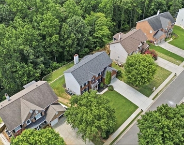 770 Glastonbury Court - Photo Thumbnail 4
