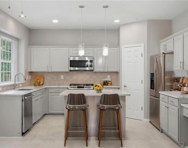 770 Glastonbury Court - Photo Thumbnail 19