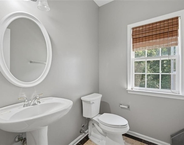 770 Glastonbury Court - Photo Thumbnail 27
