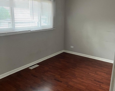 6730 Valley View Road - Photo Thumbnail 5