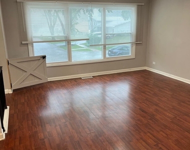 6730 Valley View Road - Photo Thumbnail 1