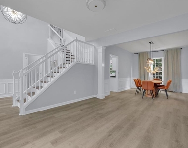 552 Glen Level Circle - Photo Thumbnail 4