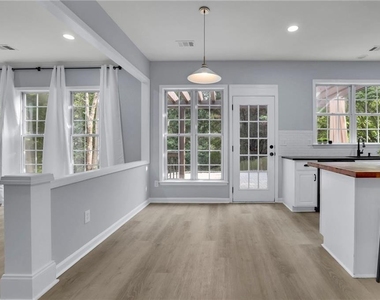 552 Glen Level Circle - Photo Thumbnail 11