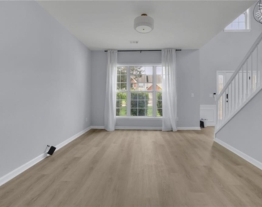 552 Glen Level Circle - Photo Thumbnail 5