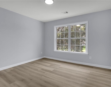 552 Glen Level Circle - Photo Thumbnail 16