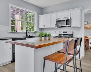 552 Glen Level Circle - Photo Thumbnail 8
