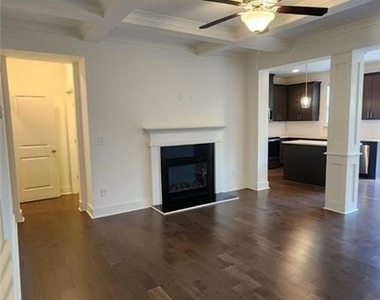 300 Auburn Valley Way - Photo Thumbnail 3
