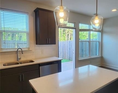 300 Auburn Valley Way - Photo Thumbnail 11