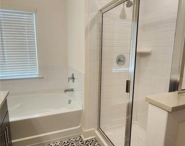 300 Auburn Valley Way - Photo Thumbnail 20