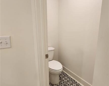 300 Auburn Valley Way - Photo Thumbnail 22