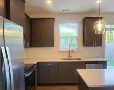 300 Auburn Valley Way - Photo Thumbnail 12