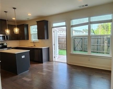 300 Auburn Valley Way - Photo Thumbnail 6