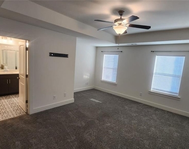 300 Auburn Valley Way - Photo Thumbnail 18